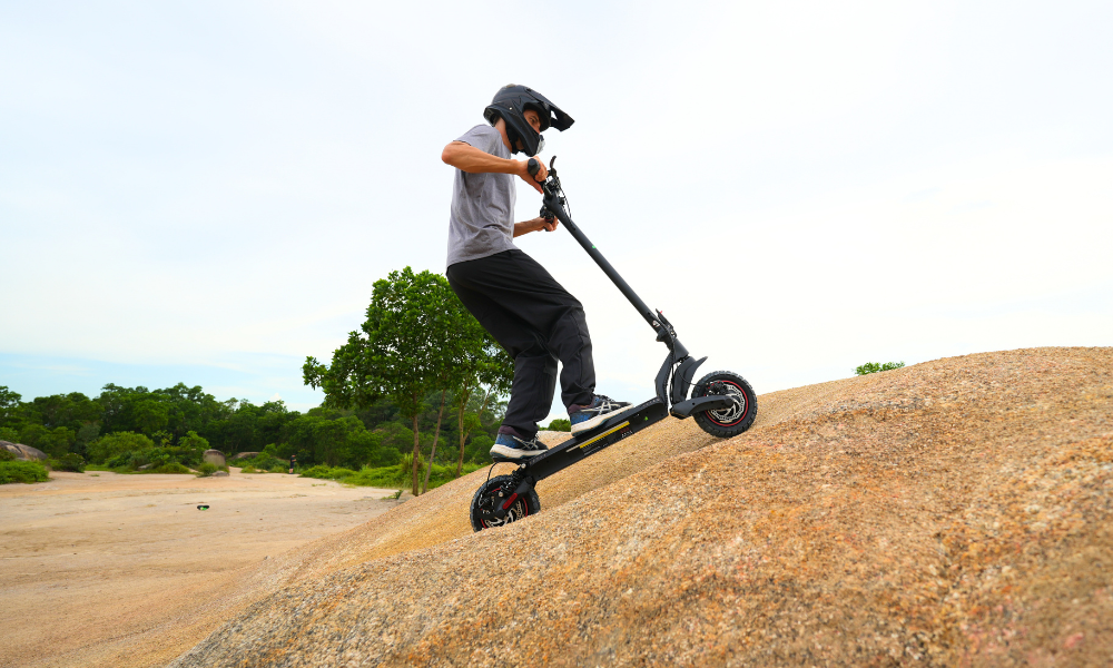 Choosing an Electric Scooter for Uphill Routes: Motor Power Isn’t Everything